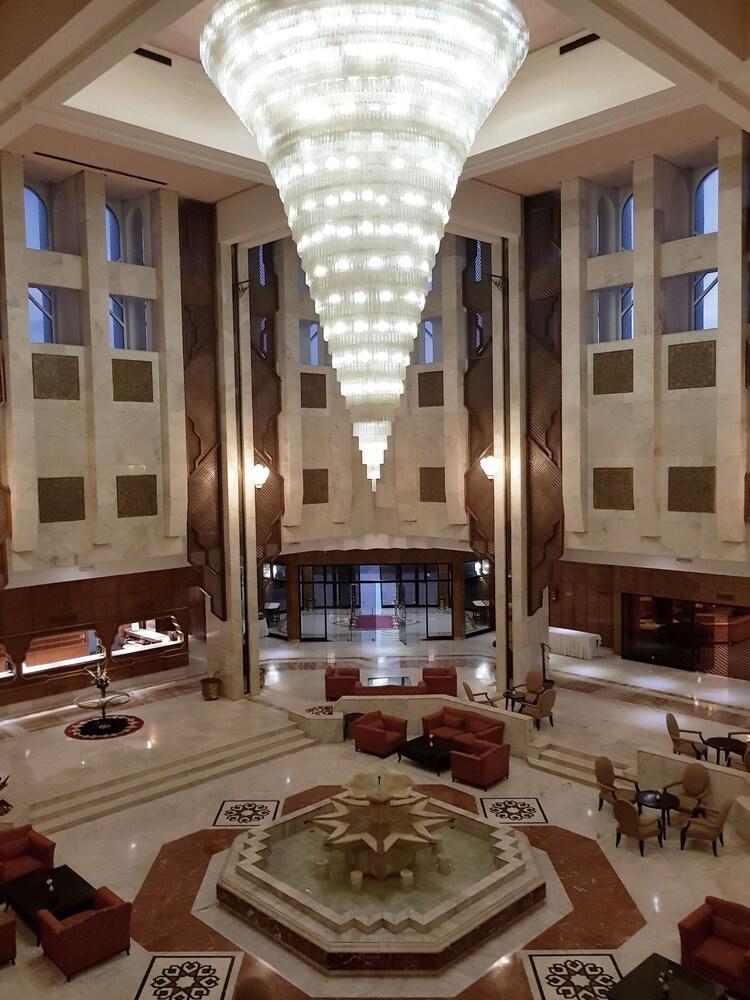 L'orient Palace And