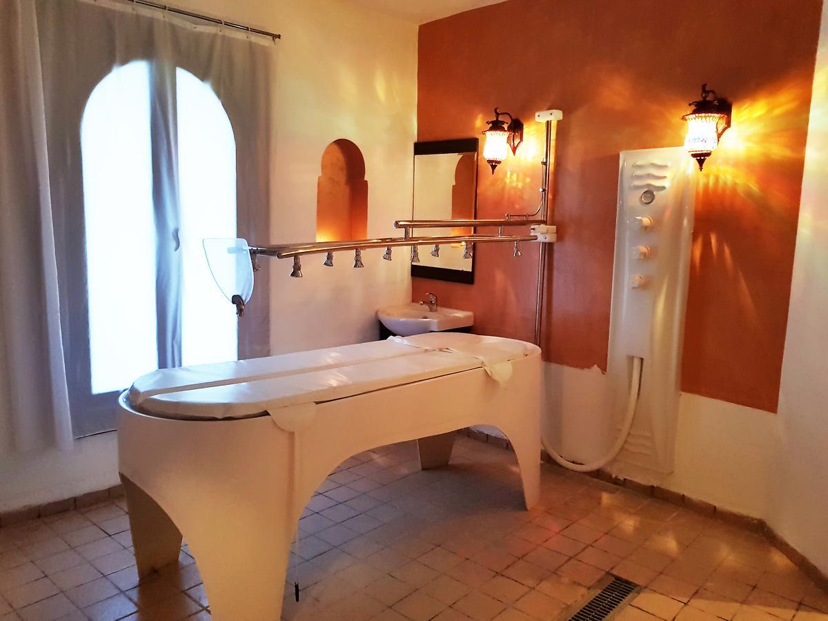 Hotel L'orient Palace And